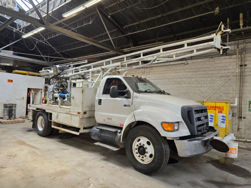 2004 CME 75 ON 2004 FORD F750