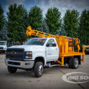 22157 CME45c CME 45-C Drill on Chevy 6500 HD 4x4 truck