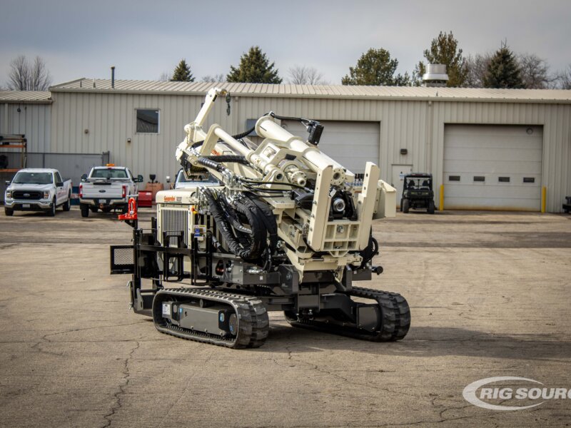 Geoprobe 7822DT 2-Speed | Small Track Mounted Drill Rig - Unit 26200