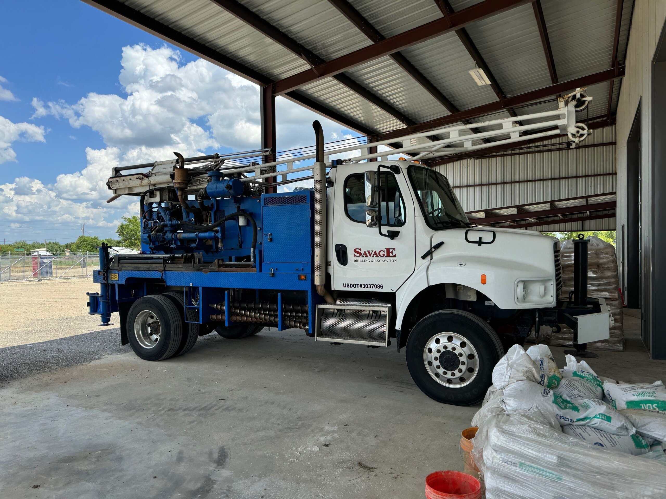 2008 CME 55 on 2009 Freightliner M2 106